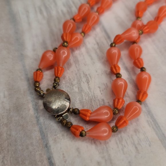 Vintage 70s Bright Double Strand Coral Orange Moonglow Lucite and Glass Necklace - Picture 5 of 9